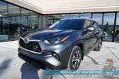 2024 Toyota Highlander XLE / AWD / Power & Heated Leather Seats / Sunroof / Adaptive Cruise / Lane Departure & Blind Spot / Rear Captain Chairs / 3rd Row / Apple CarPlay & Android Auto / Back Up Camera / Keyless Entry & Start / 1-Owner