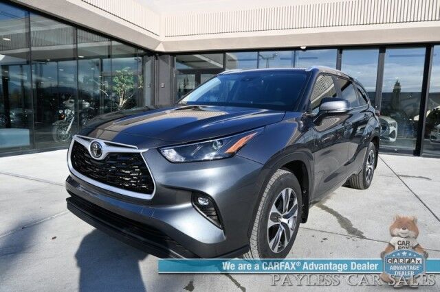 2024 Toyota Highlander XLE / AWD / Power & Heated Leather Seats / Sunroof / Adaptive Cruise / Lane Departure & Blind Spot / Rear Captain Chairs / 3rd Row / Apple CarPlay & Android Auto / Back Up Camera / Keyless Entry & Start / 1-Owner Anchorage AK
