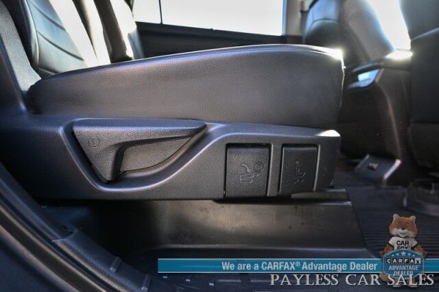 2024 Toyota Highlander XLE / AWD / Power & Heated Leather Seats / Sunroof / Adaptive Cruise / Lane Departure & Blind Spot / Rear Captain Chairs / 3rd Row / Seats 7 / Apple CarPlay & Android Auto / Back Up Camera / 1-Owner Anchorage AK