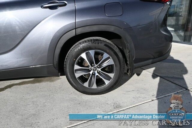2024 Toyota Highlander XLE / AWD / Power & Heated Leather Seats / Sunroof / Adaptive Cruise / Lane Departure & Blind Spot / Rear Captain Chairs / 3rd Row / Seats 7 / Apple CarPlay & Android Auto / Back Up Camera / 1-Owner Anchorage AK