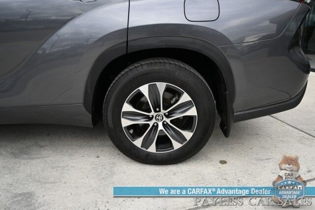 2024 Toyota Highlander XLE / AWD / Power & Heated Leather Seats / Sunroof / Adaptive Cruise / Lane Watch & Blind Spot / Apple CarPlay & Android Auto / Captain Chairs / 3rd Row / Back Up Cam / Only 23K Miles / 1-Owner Anchorage AK