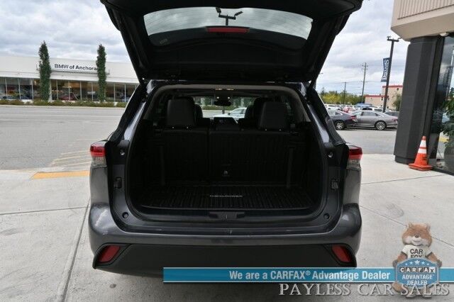 2024 Toyota Highlander XLE / AWD / Power & Heated Leather Seats / Sunroof / Adaptive Cruise / Lane Watch & Blind Spot / Apple CarPlay & Android Auto / Captain Chairs / 3rd Row / Back Up Cam / Only 23K Miles / 1-Owner Anchorage AK