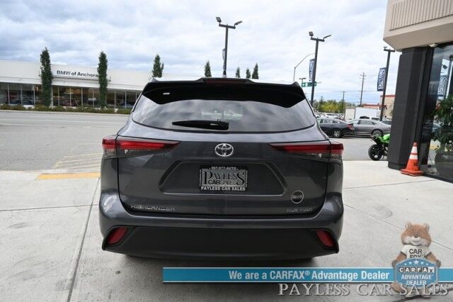 2024 Toyota Highlander XLE / AWD / Power & Heated Leather Seats / Sunroof / Adaptive Cruise / Lane Watch & Blind Spot / Apple CarPlay & Android Auto / Captain Chairs / 3rd Row / Back Up Cam / Only 23K Miles / 1-Owner Anchorage AK