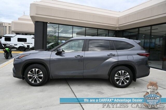 2024 Toyota Highlander XLE / AWD / Power & Heated Leather Seats / Sunroof / Adaptive Cruise / Lane Watch & Blind Spot / Apple CarPlay & Android Auto / Captain Chairs / 3rd Row / Back Up Cam / Only 23K Miles / 1-Owner Anchorage AK