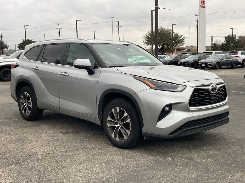 2024 Toyota Highlander XLE