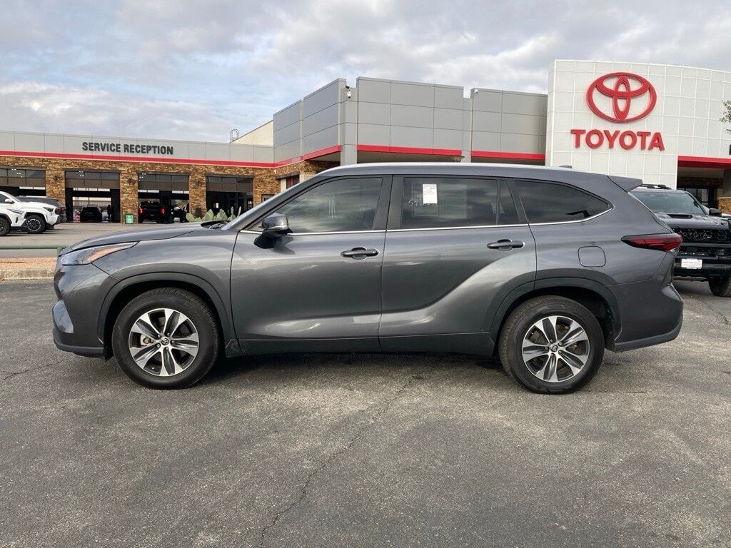 2024 Toyota Highlander XLE San Antonio TX
