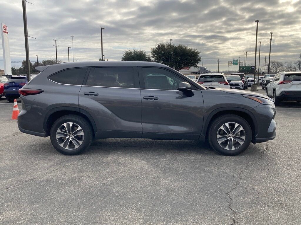 2024 Toyota Highlander XLE San Antonio TX