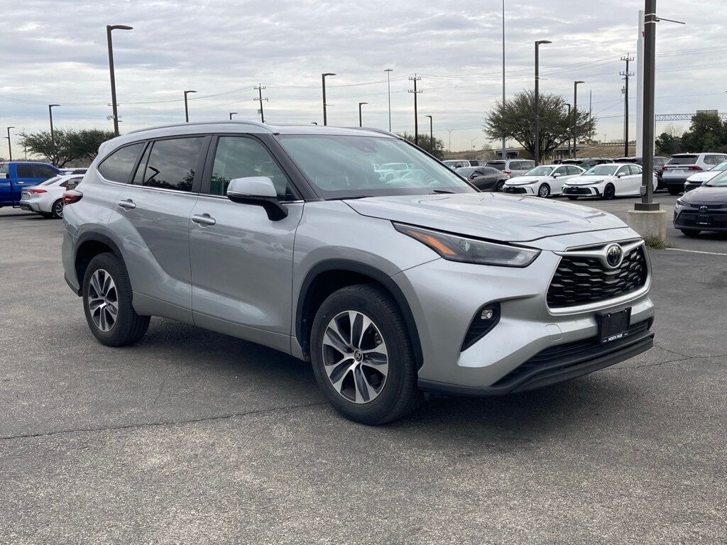 2024 Toyota Highlander XLE