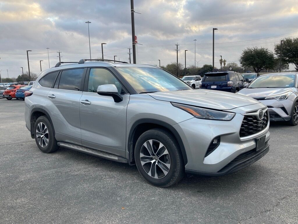 2024 Toyota Highlander XLE