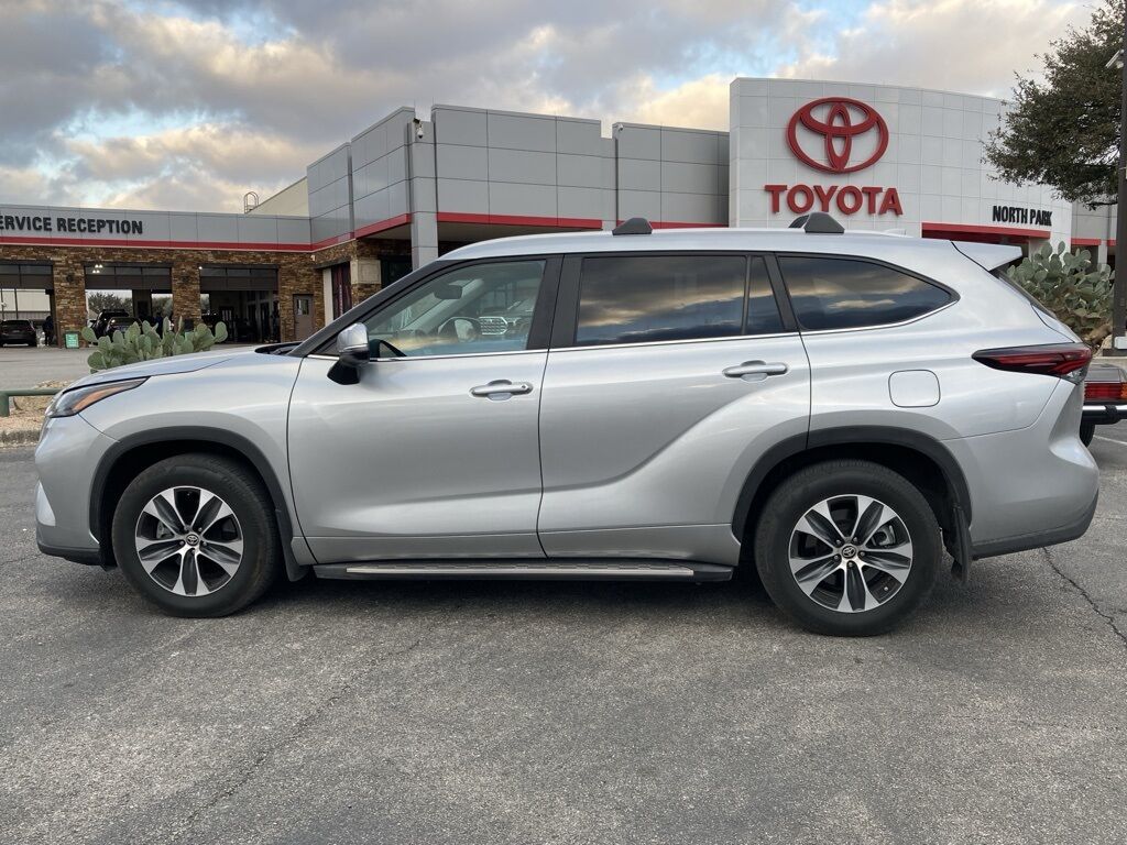 2024 Toyota Highlander XLE San Antonio TX