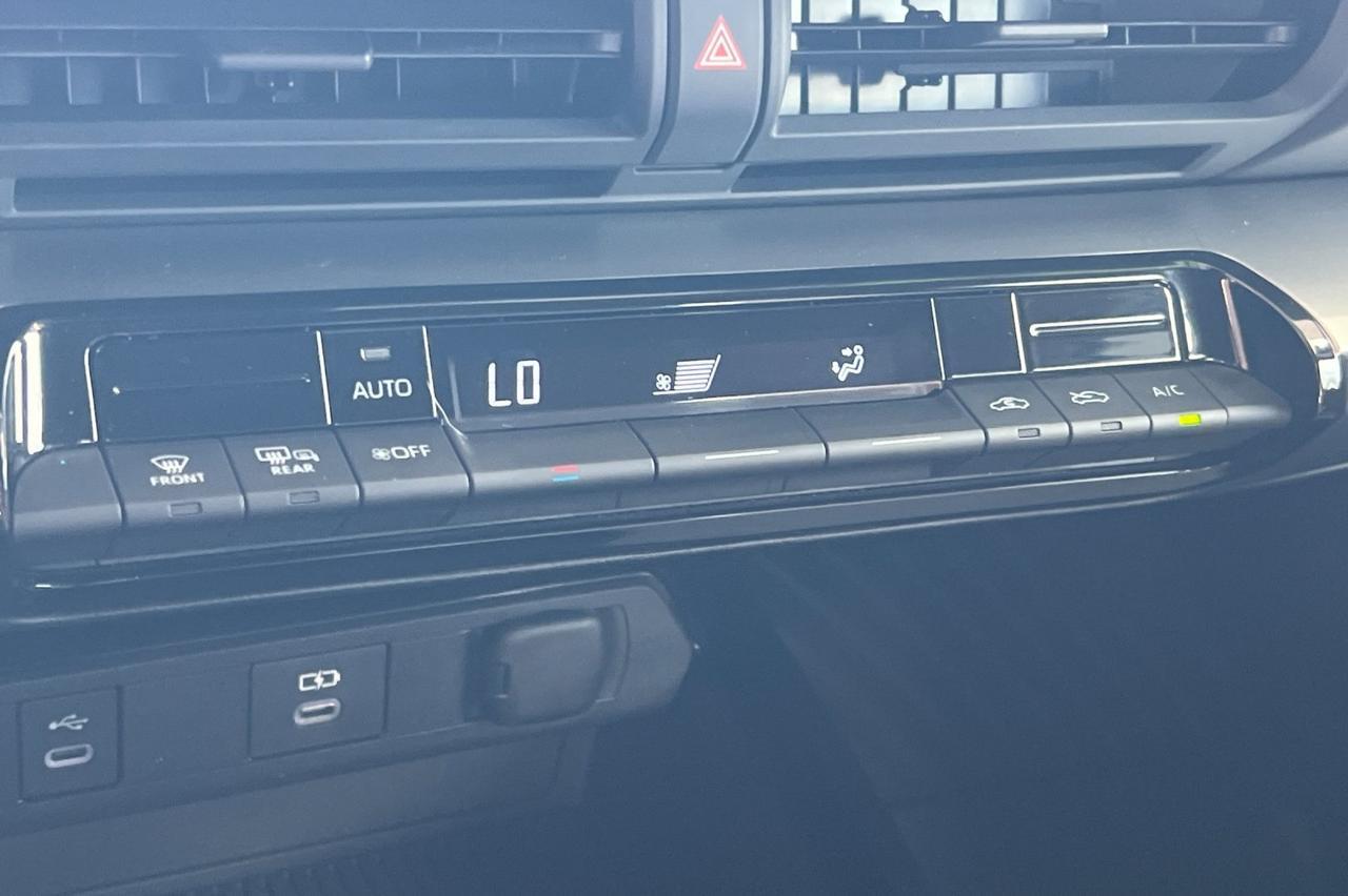 2024 Toyota Prius Limited Ontario OR
