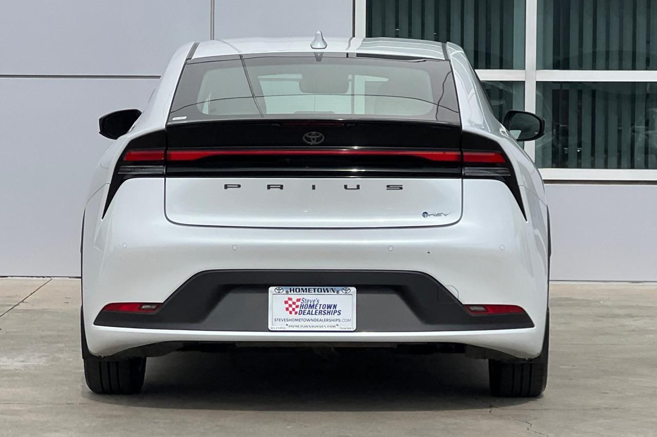 2024 Toyota Prius Limited Ontario OR