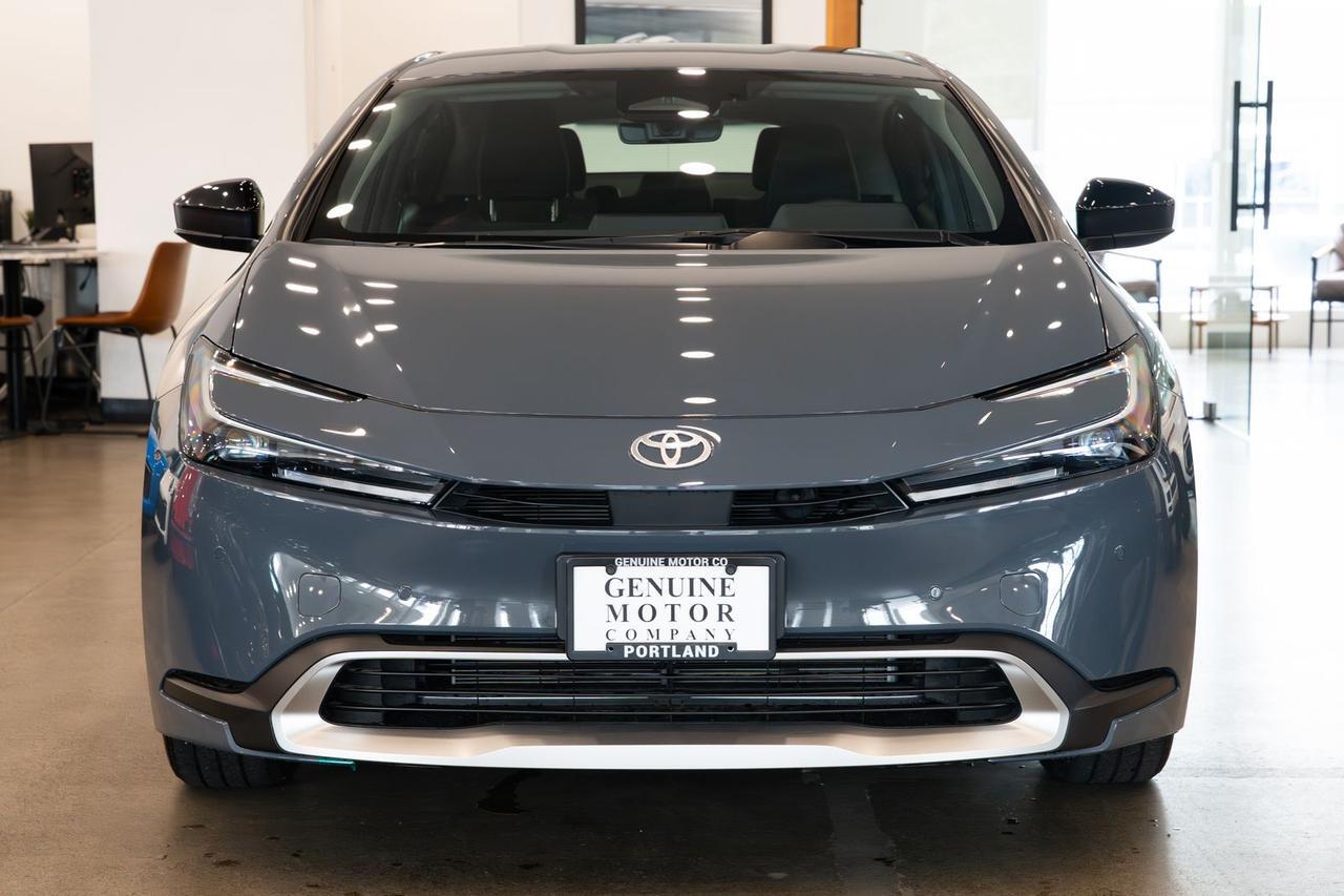 2024 Toyota Prius Prime SE