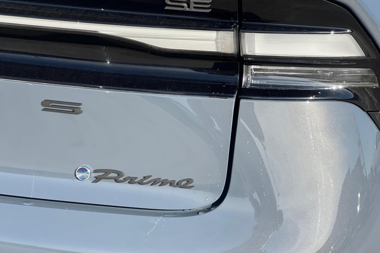 2024 Toyota Prius Prime SE Ontario OR