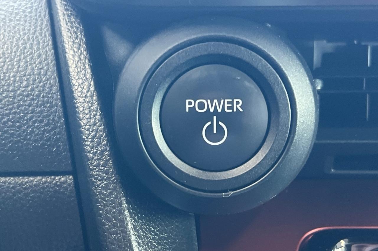 2024 Toyota Prius Prime SE Ontario OR