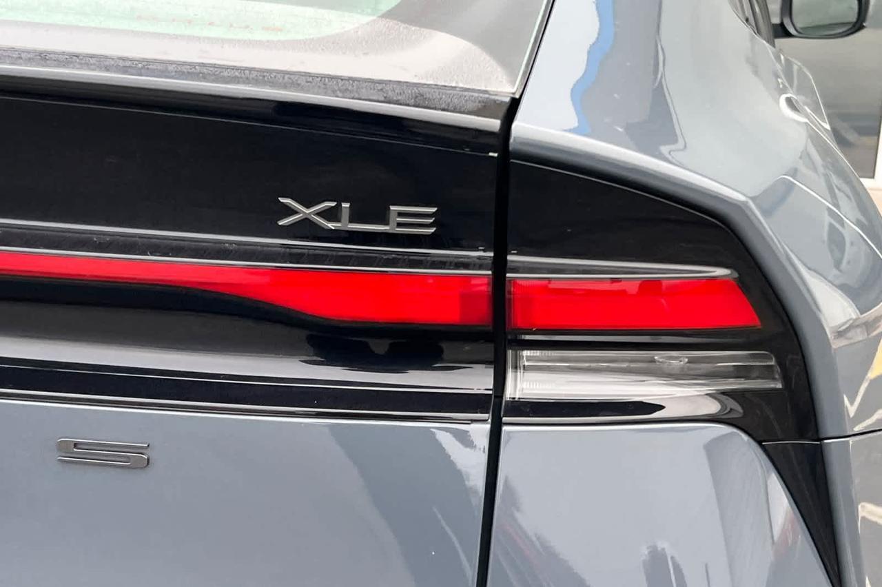 2024 Toyota Prius XLE Roseville CA