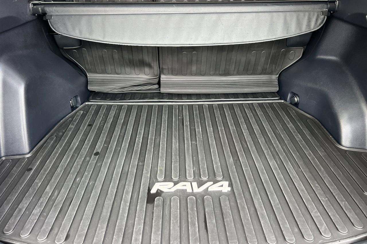 2024 Toyota RAV4 Hybrid LE Roseville CA