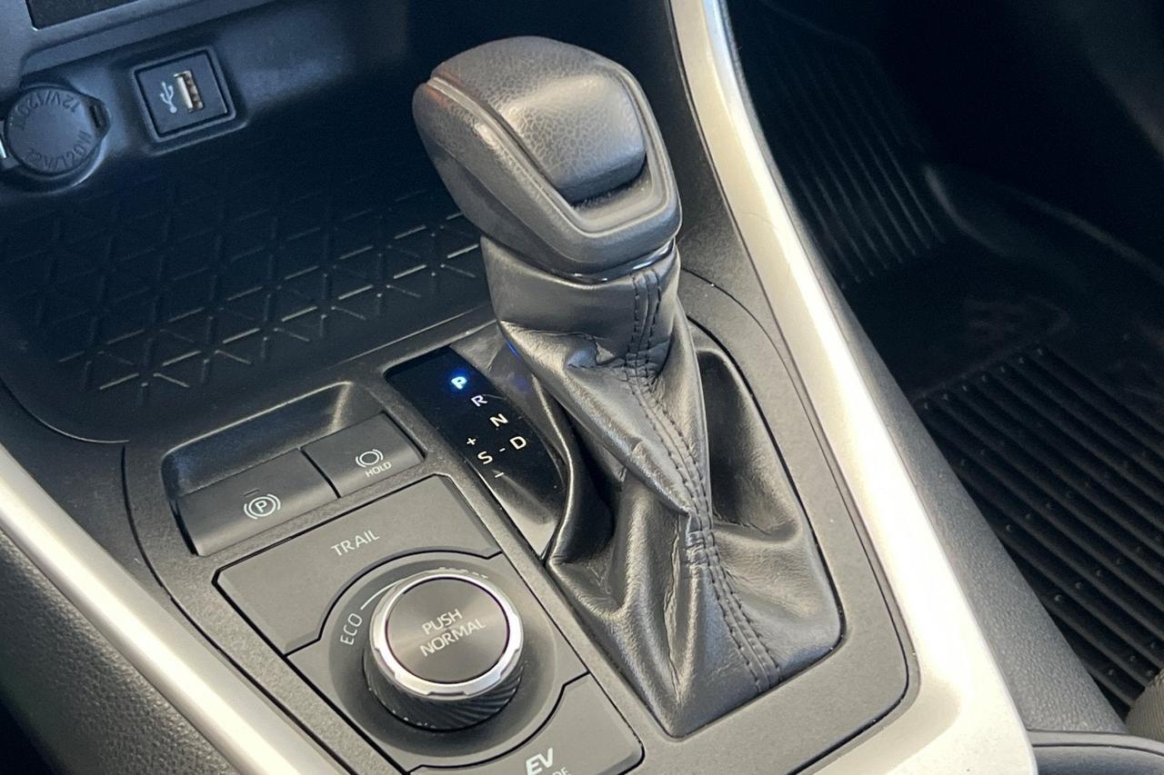 2024 Toyota RAV4 Hybrid LE Roseville CA
