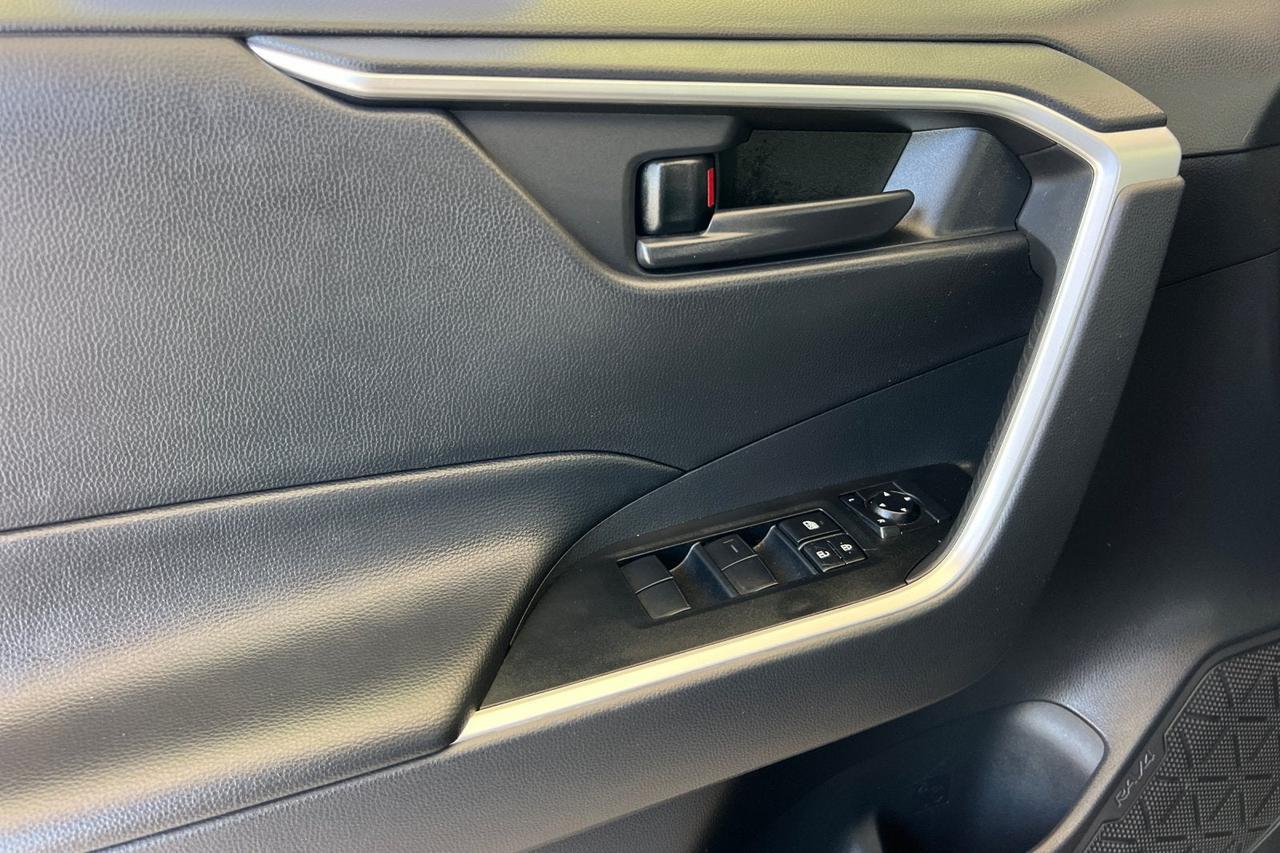 2024 Toyota RAV4 Hybrid LE Roseville CA