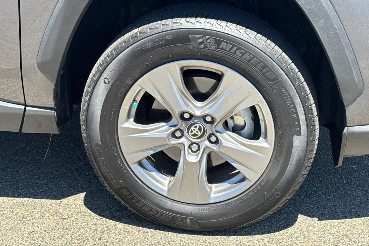2024 Toyota RAV4 Hybrid LE Roseville CA