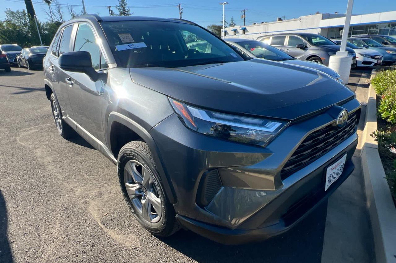 2024 Toyota RAV4 Hybrid LE