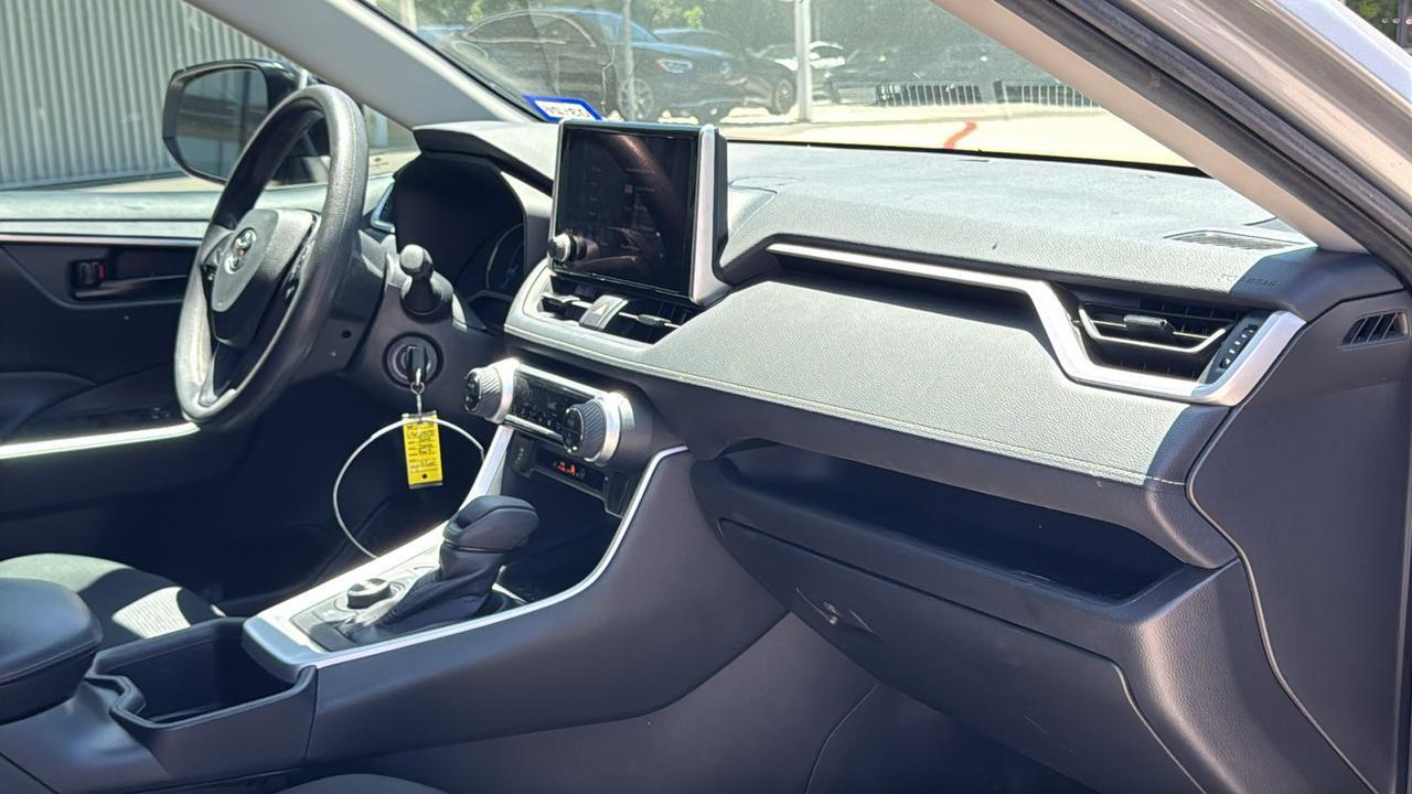 2024 Toyota RAV4 Hybrid LE  Selma TX