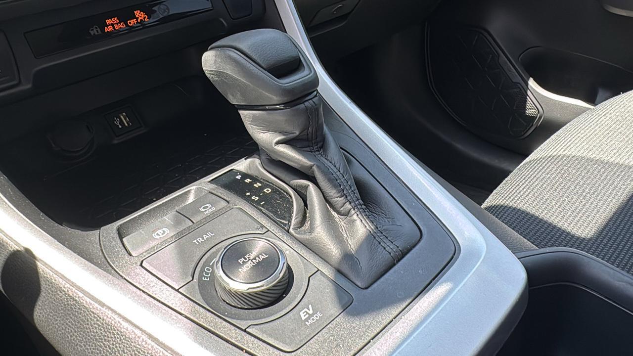 2024 Toyota RAV4 Hybrid LE  Selma TX