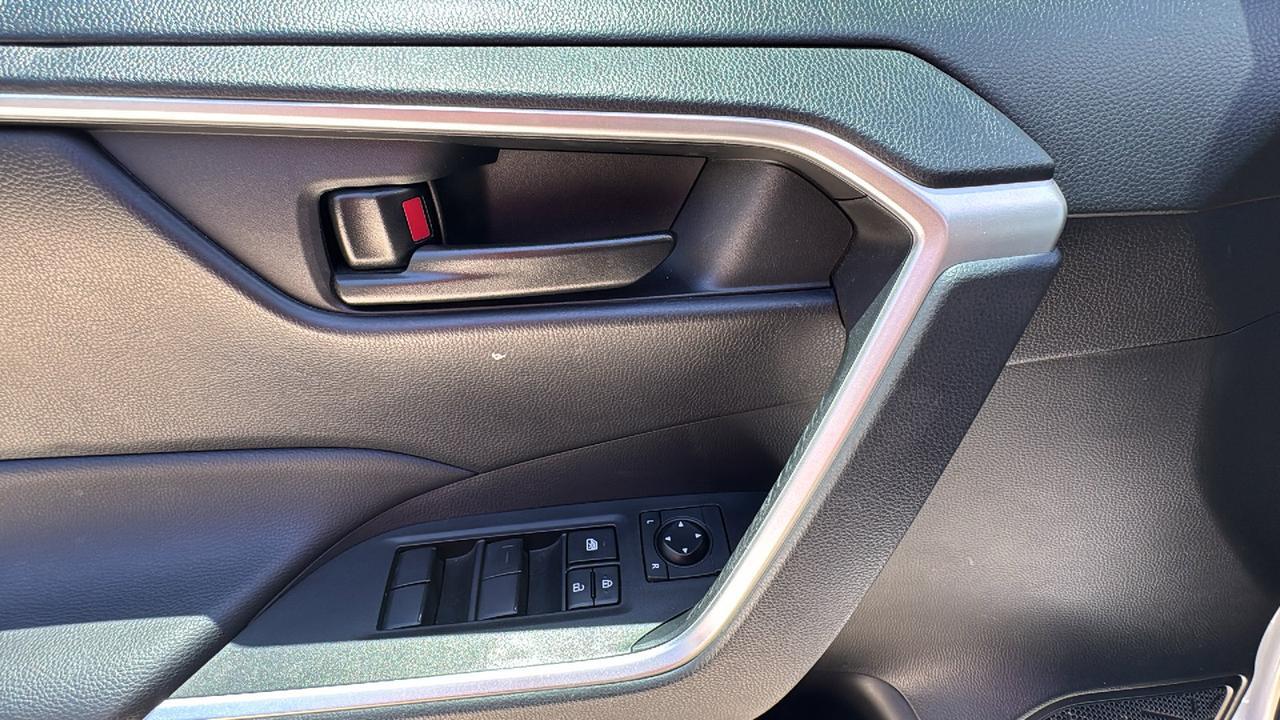 2024 Toyota RAV4 Hybrid LE  Selma TX