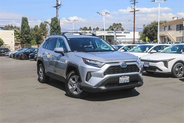 2024 Toyota RAV4 Hybrid LE