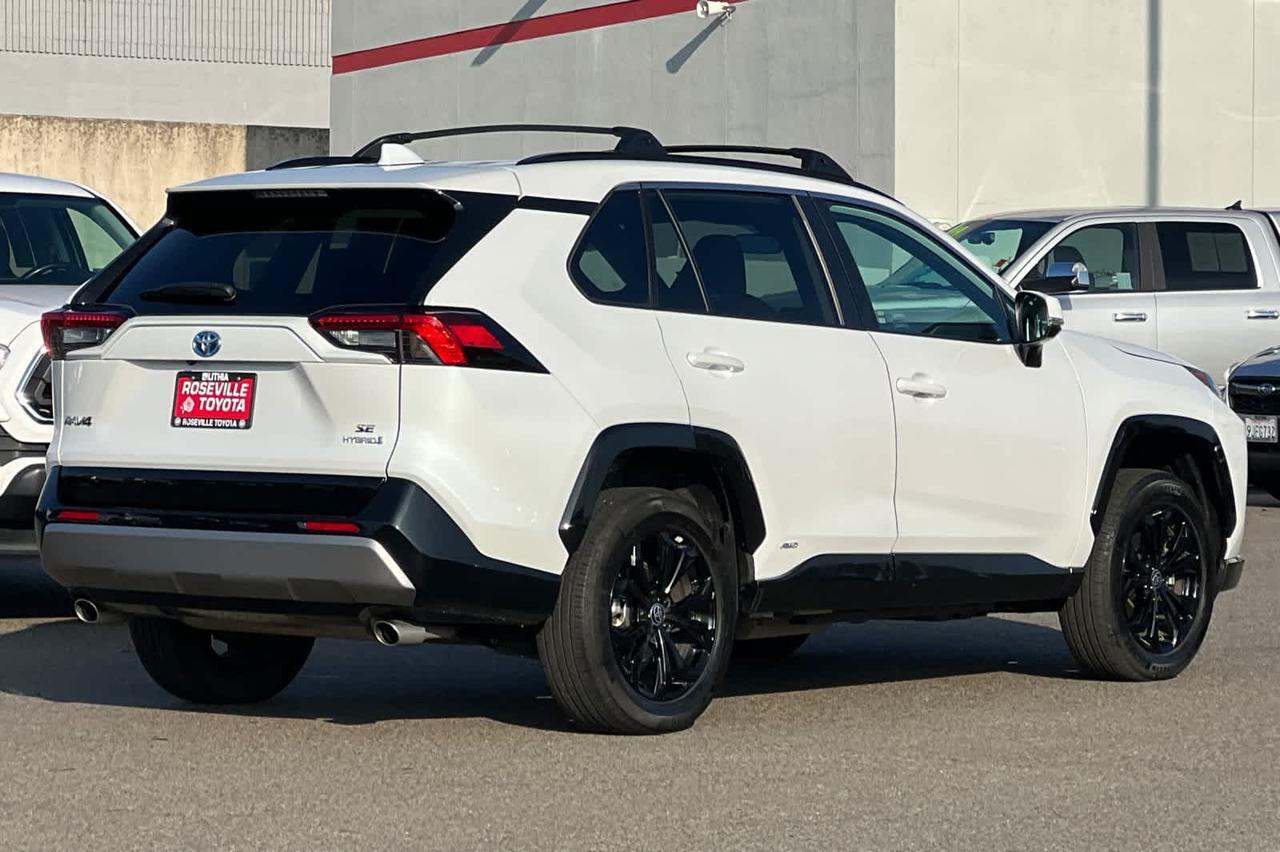 2024 Toyota RAV4 Hybrid SE