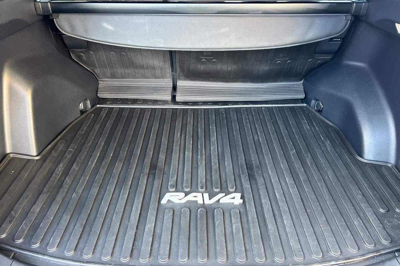 2024 Toyota RAV4 Hybrid SE Roseville CA