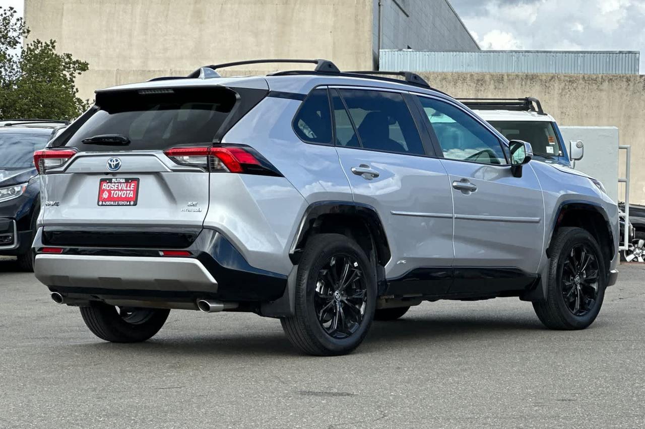 2024 Toyota RAV4 Hybrid SE