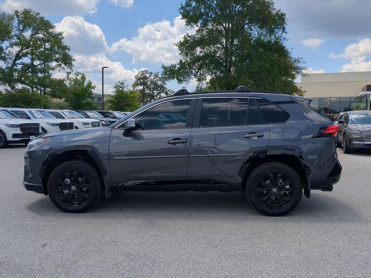 2024 Toyota RAV4 Hybrid SE