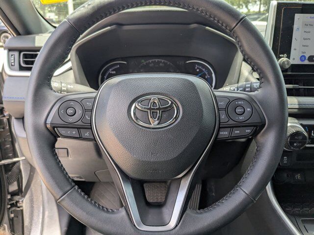 2024 Toyota RAV4 Hybrid SE