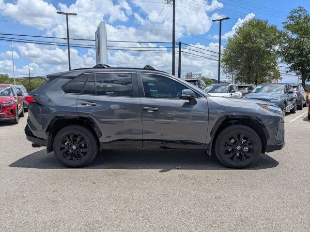 2024 Toyota RAV4 Hybrid SE