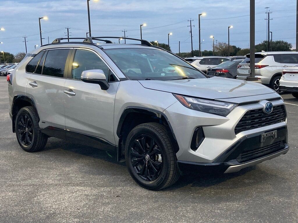2024 Toyota RAV4 Hybrid SE