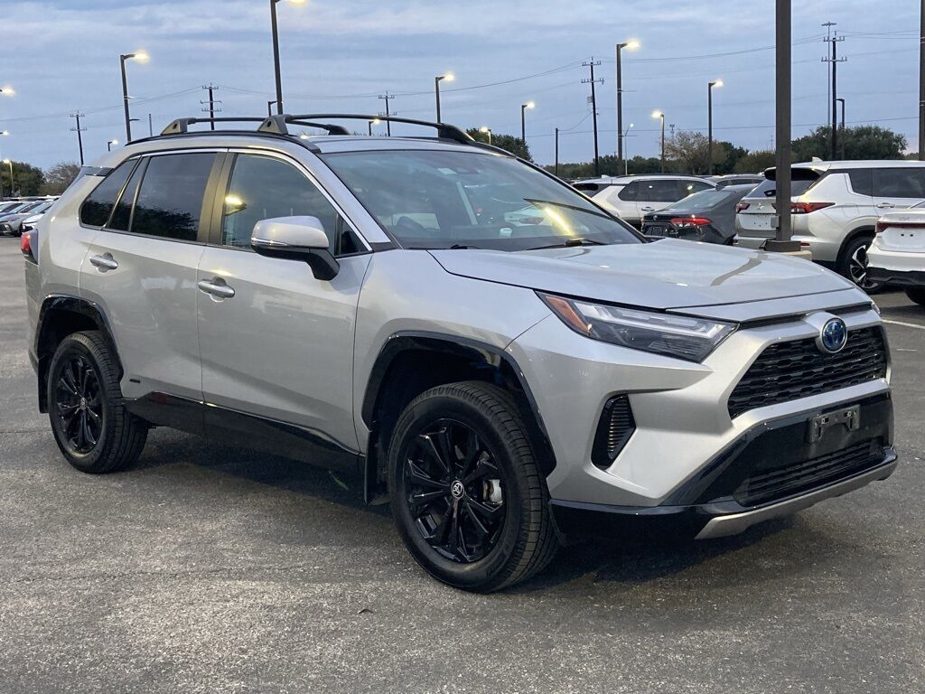 2024 Toyota RAV4 Hybrid SE