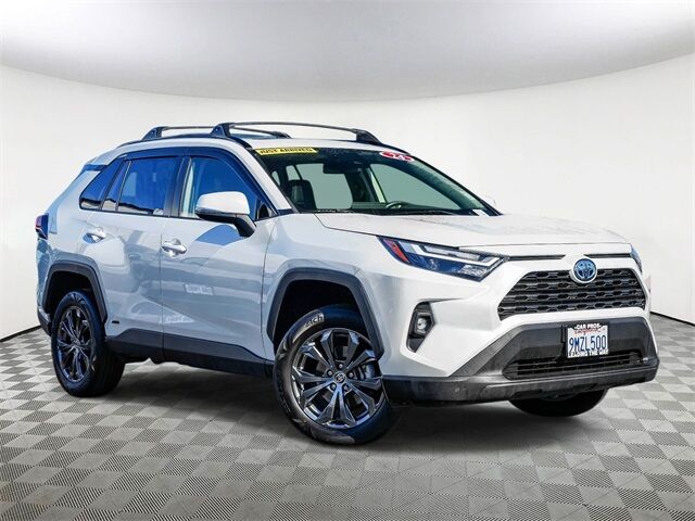 2024 Toyota RAV4 Hybrid XLE Premium