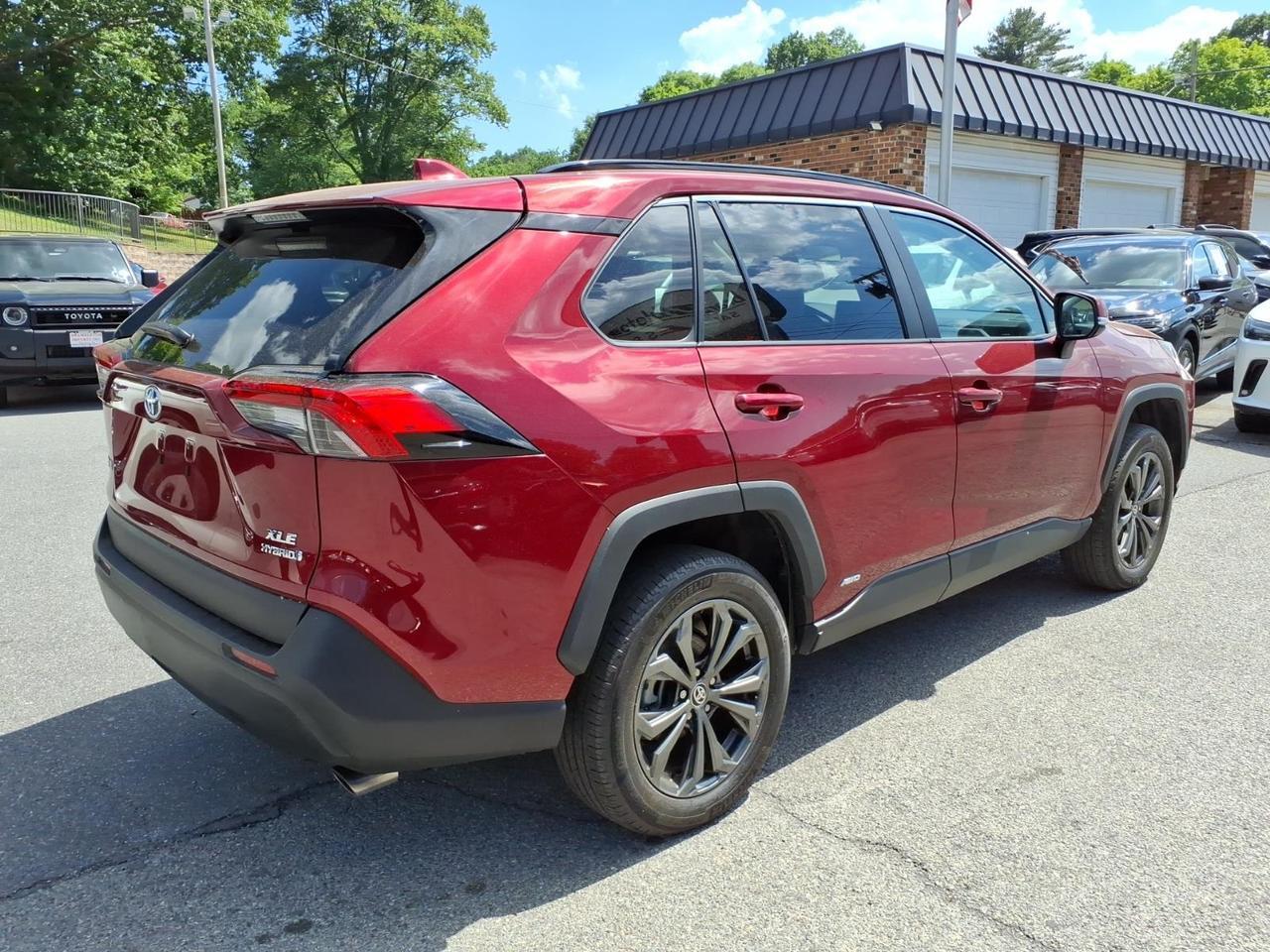 2024 Toyota RAV4 Hybrid XLE Premium