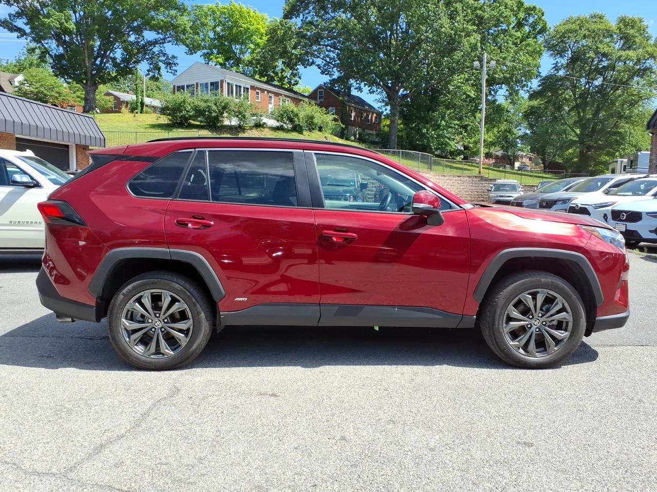 2024 Toyota RAV4 Hybrid XLE Premium