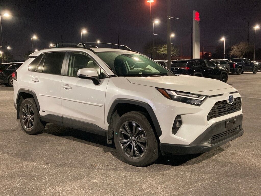 2024 Toyota RAV4 Hybrid XLE Premium