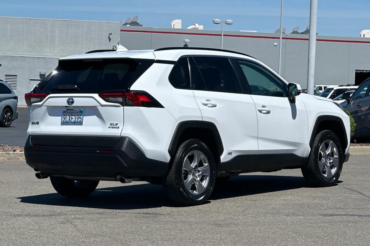 2024 Toyota RAV4 Hybrid XLE