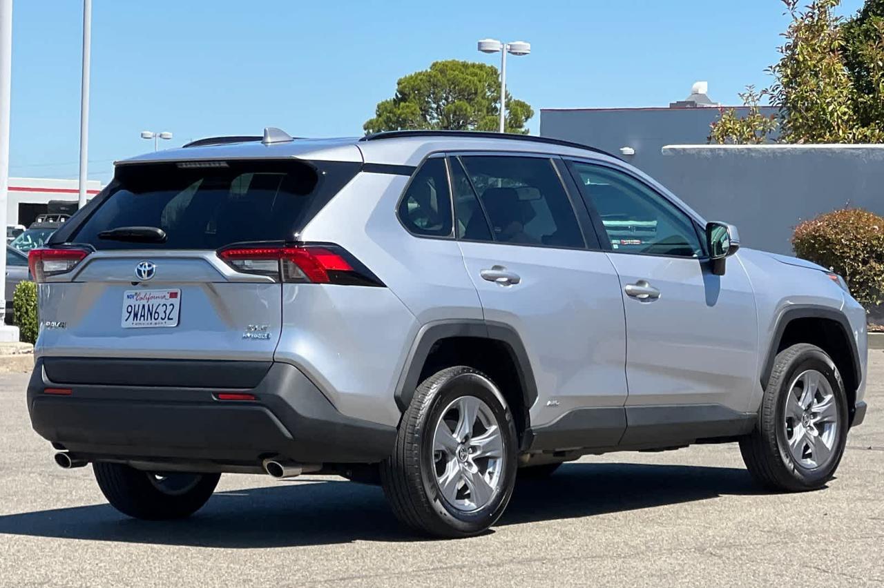 2024 Toyota RAV4 Hybrid XLE