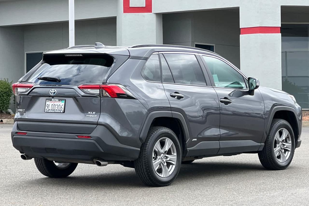 2024 Toyota RAV4 Hybrid XLE