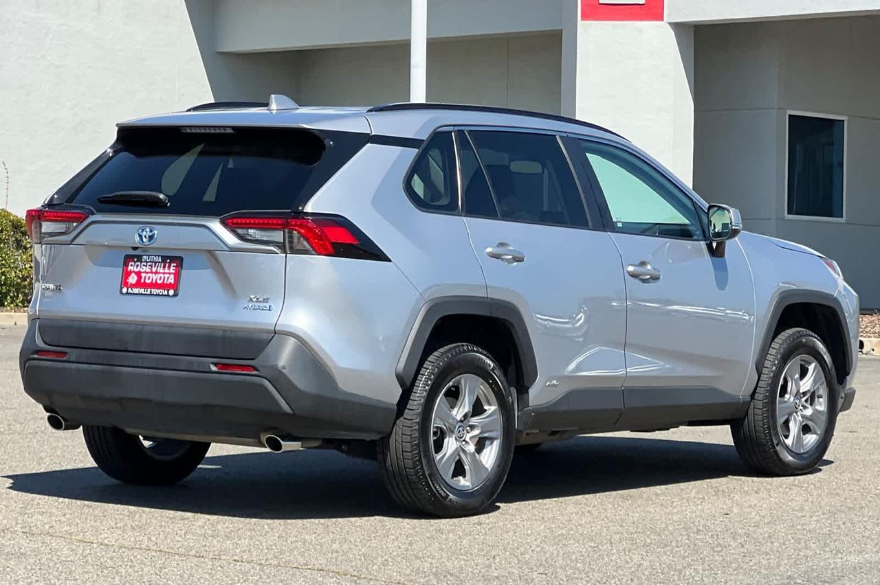2024 Toyota RAV4 Hybrid XLE