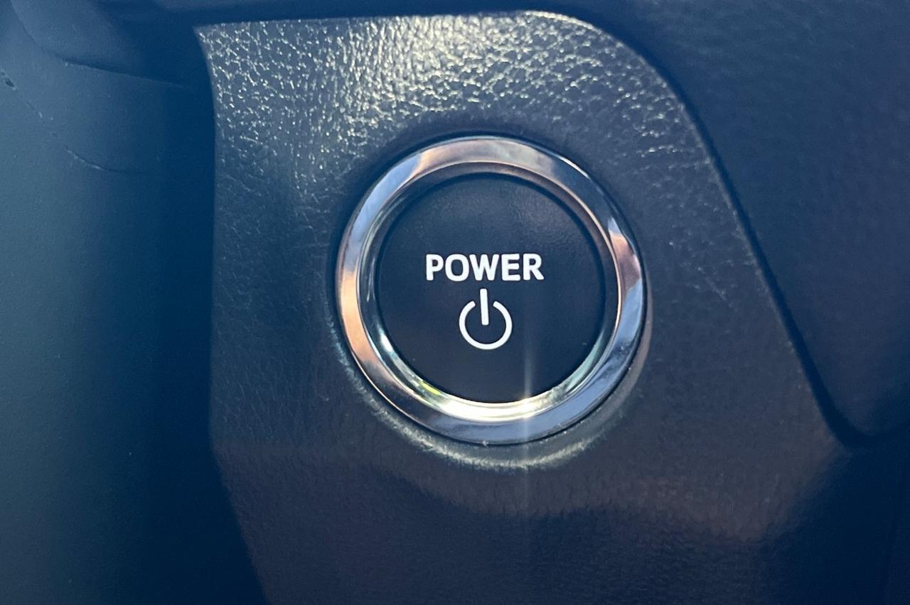 2024 Toyota RAV4 Hybrid XSE Ontario OR