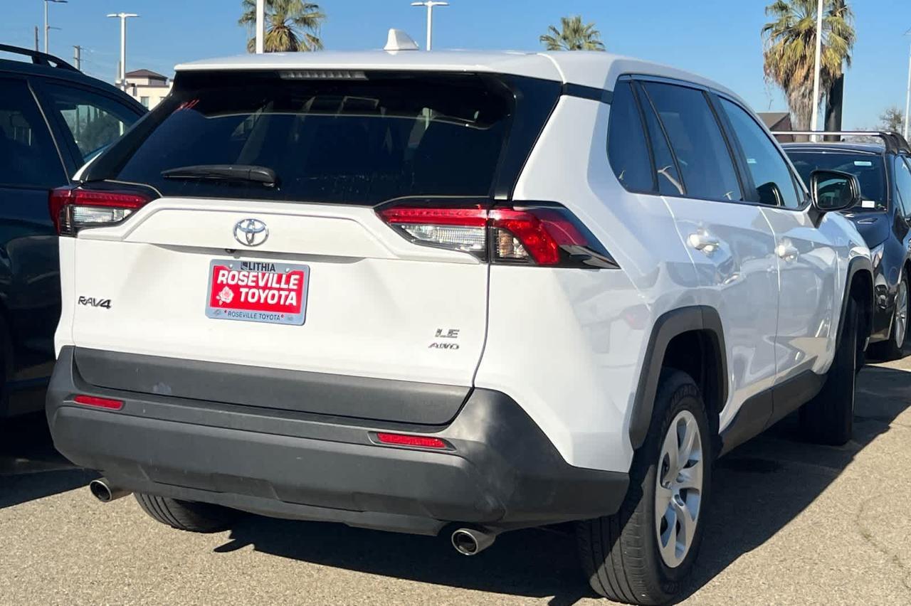 2024 Toyota RAV4 LE