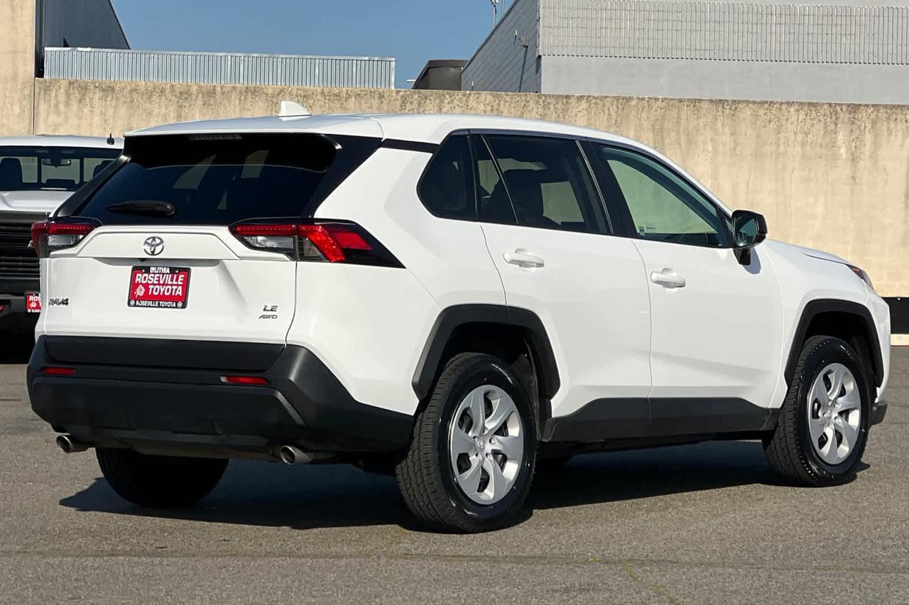 2024 Toyota RAV4 LE