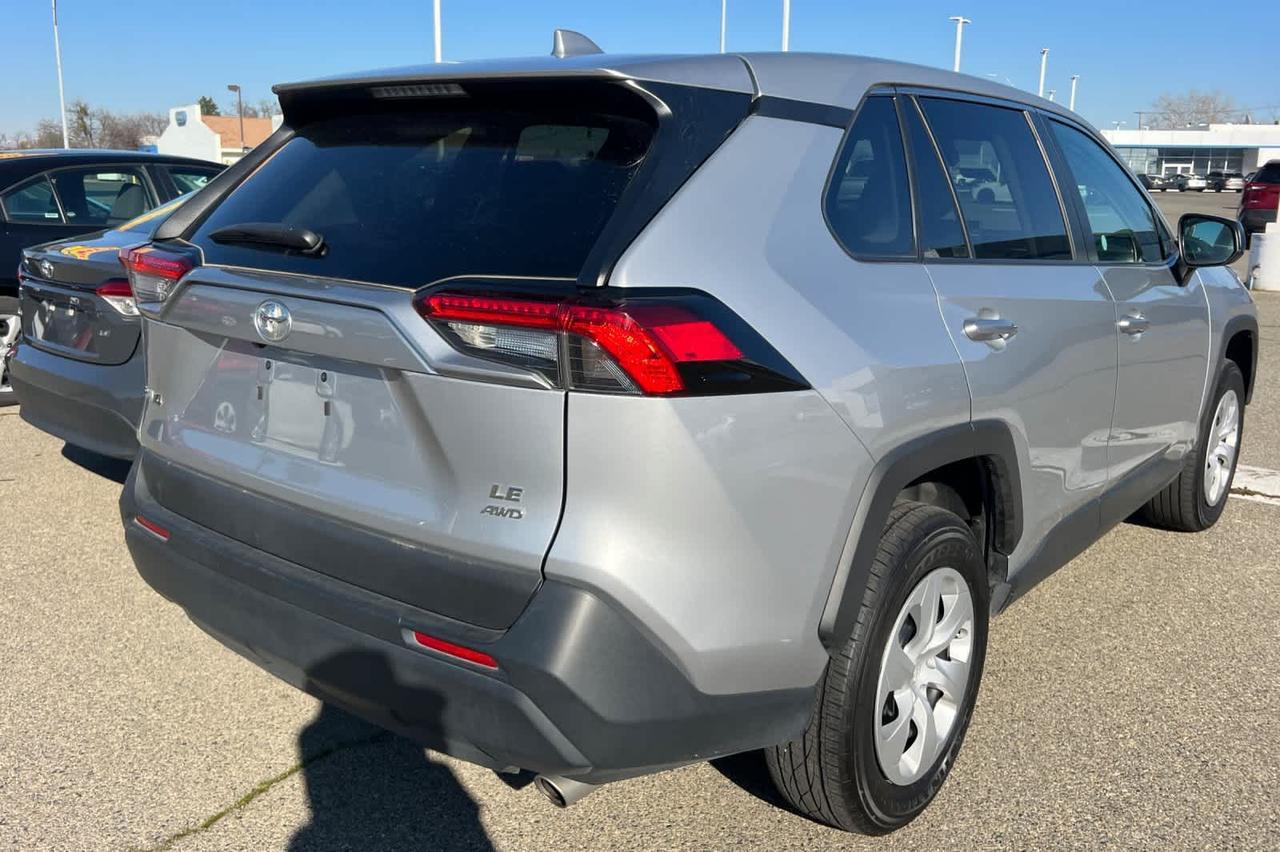 2024 Toyota RAV4 LE