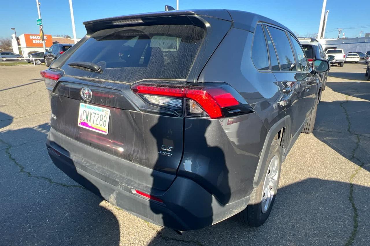 2024 Toyota RAV4 LE